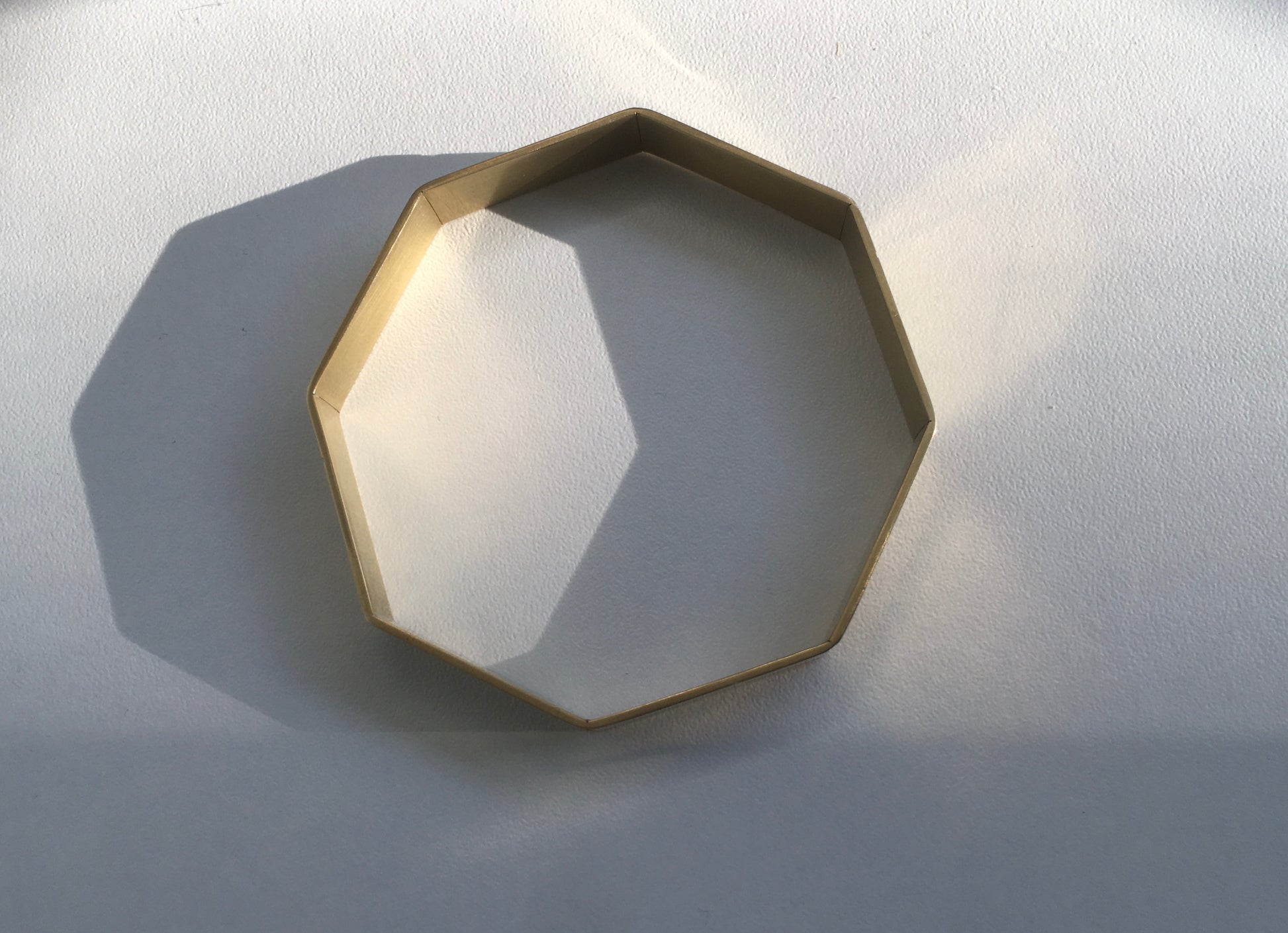 VLAK octagon bangle - playing with shadows