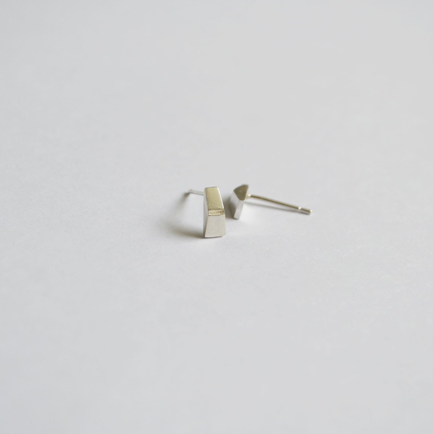 VLAK small stud earrings